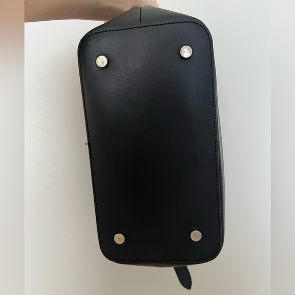 Valentina Fiore Woven Italian Leather
Bucket Handbag - Picture 5 of 7